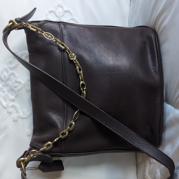 Vintage Coach Whitney Mahogany 🤎 Leather Large Crossbody With Gold Charm Chain